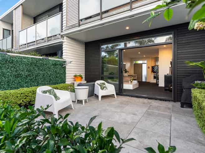 6/50 Ocean View Road, Northcote