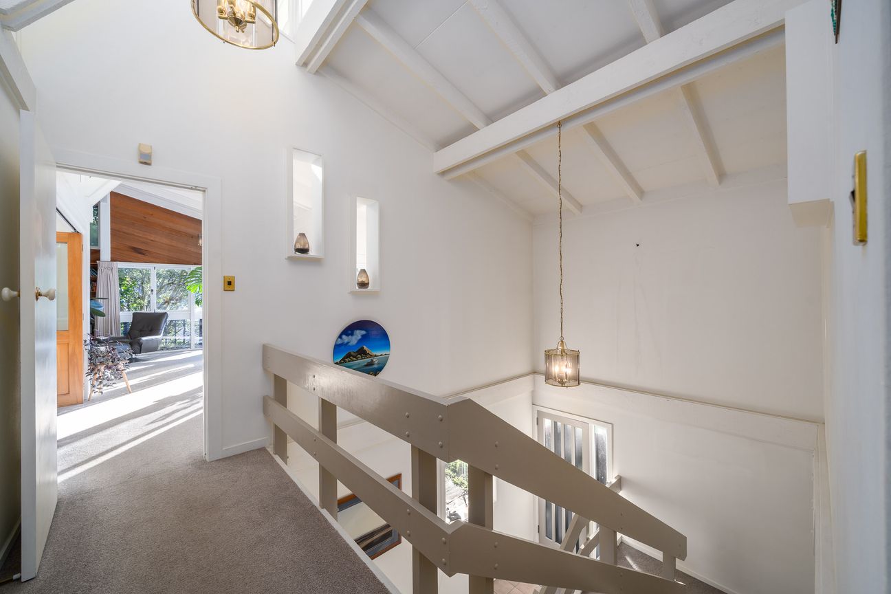 Four Bedroom Family Home in Churton Park – pohled 3