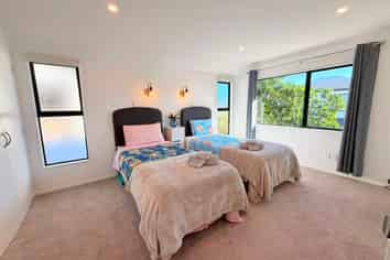2/4 Rogers Avenue, Eastern Beach