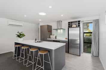 16 Sylvia Street, Parklands
