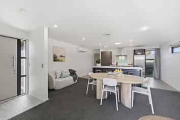16 Sylvia Street, Parklands