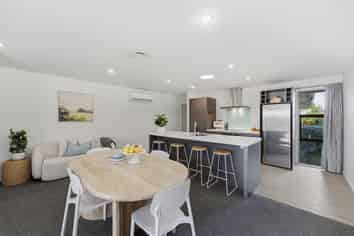 16 Sylvia Street, Parklands