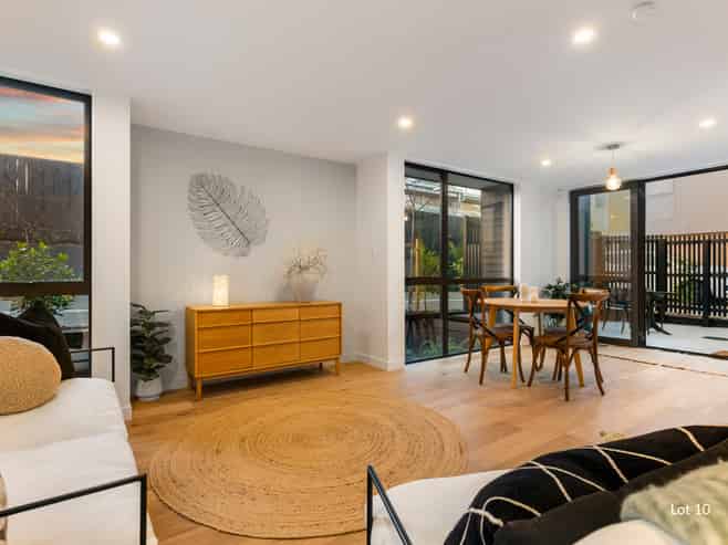 10/2 Albatross Road, Red Beach