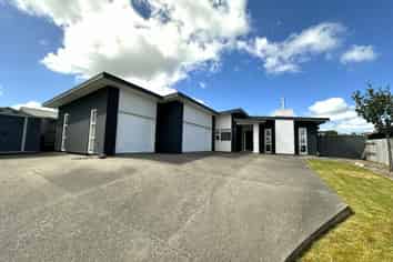 15 Monaco Grove, Fitzherbert