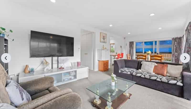 2/11 Marr Road, Manurewa
