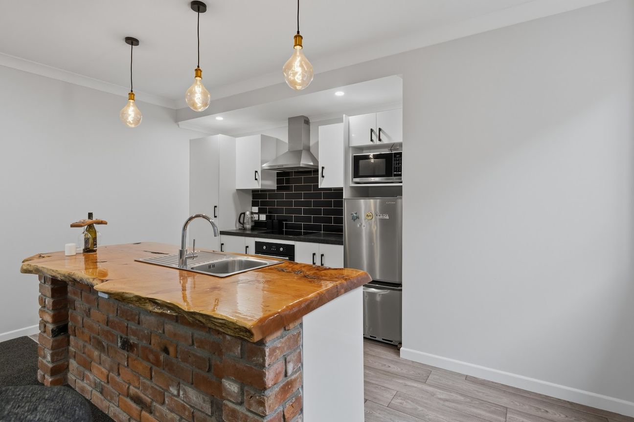 Renovated and Ready With Large Garaging! – pohled 4