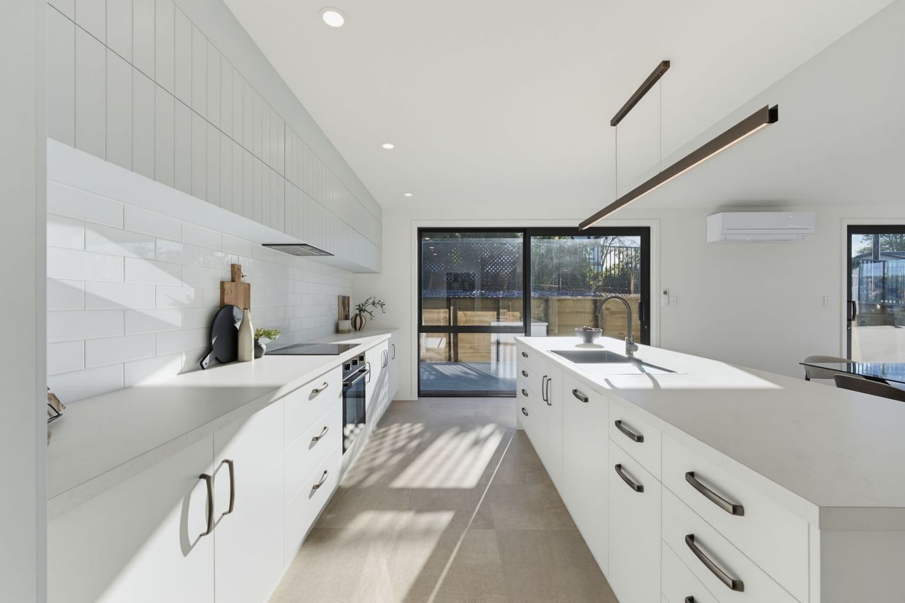 Brand New Beauty - Vista 6