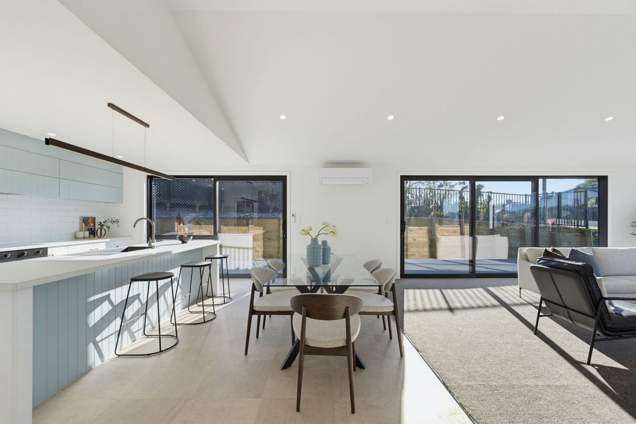Brand New Beauty - Vista 5