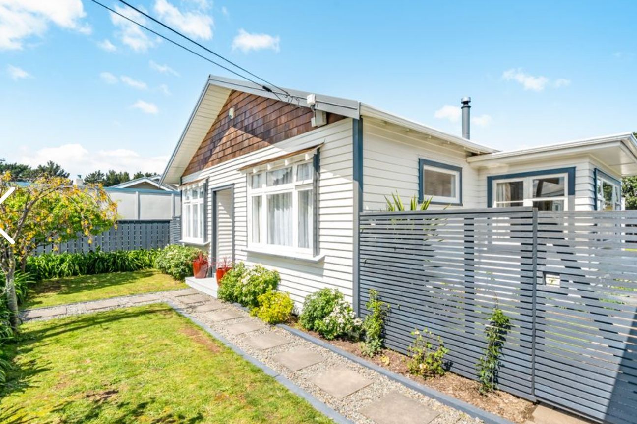 Spacious Family Home with Two Living Areas, Study & Fantastic Storage – pohled 2
