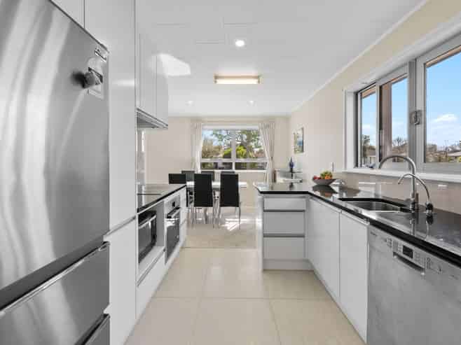 12 Hope Farm Avenue, Pakuranga Heights