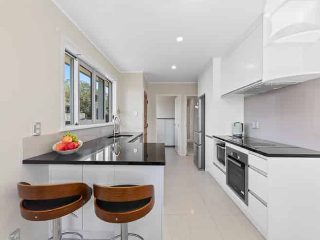 12 Hope Farm Avenue, Pakuranga Heights