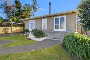 11 Island View Road, Western Heights