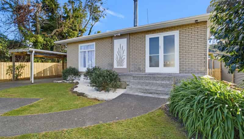 11 Island View Road, Western Heights