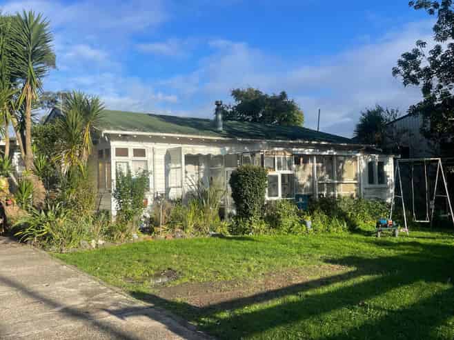369 Upper Harbour Drive, Greenhithe