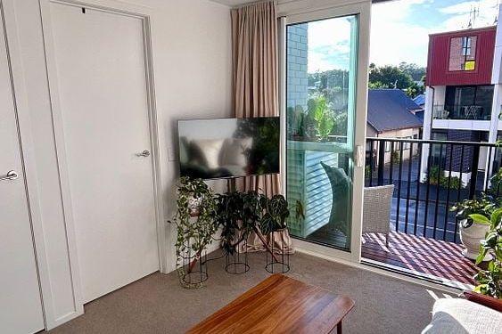 Modern 2BR Apt with Pool & AC! - Vista 4