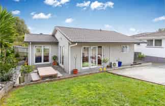 11a Barnfield Place, Glendene