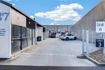 Sydenham Industrial Warehouse – Occupy or Invest!