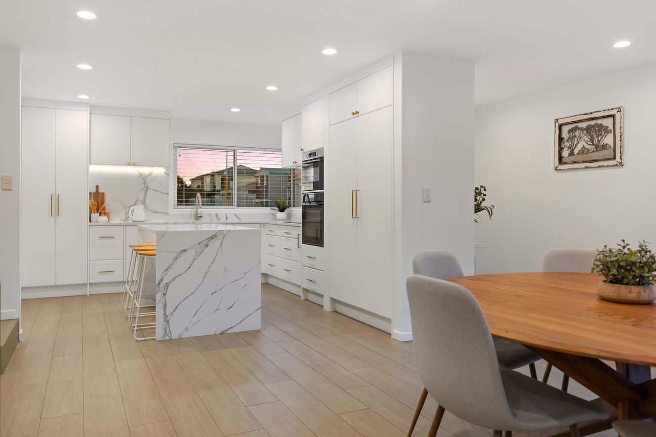 Fully Renovated by the Beach - Bild 4