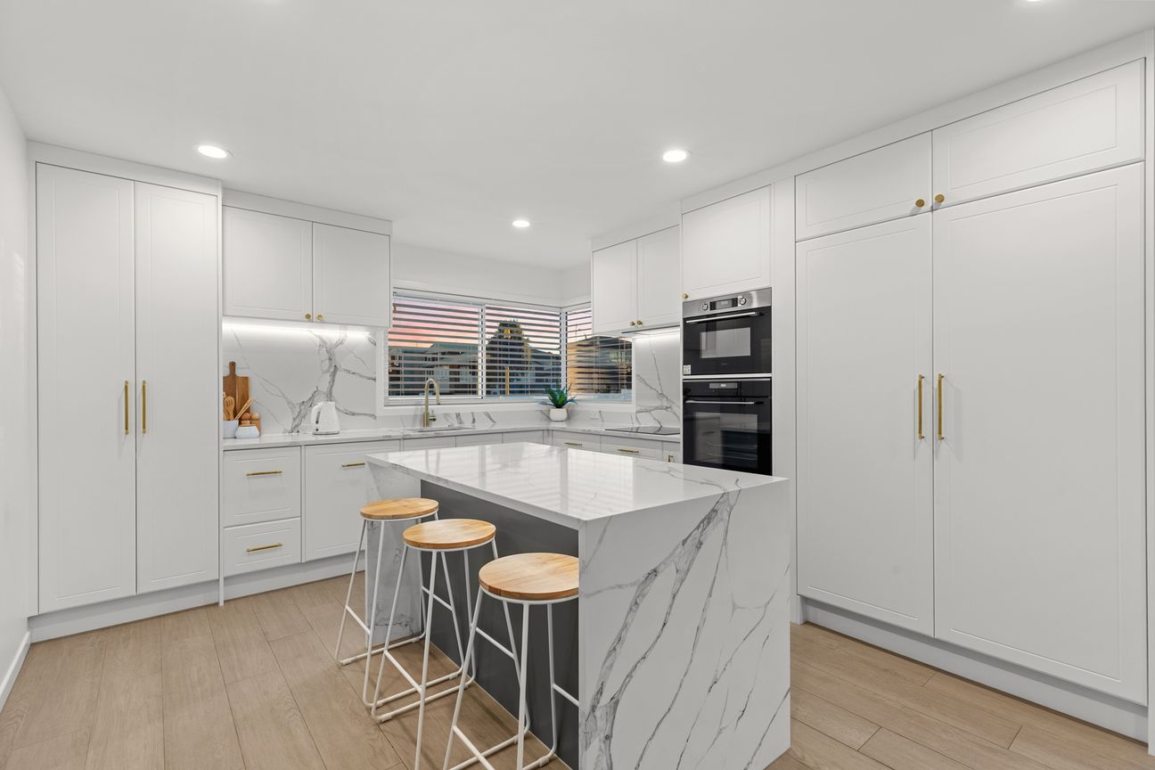 Fully Renovated by the Beach - Bild 5