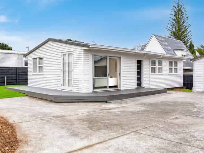 68A Taikata Road, Te Atatu Peninsula