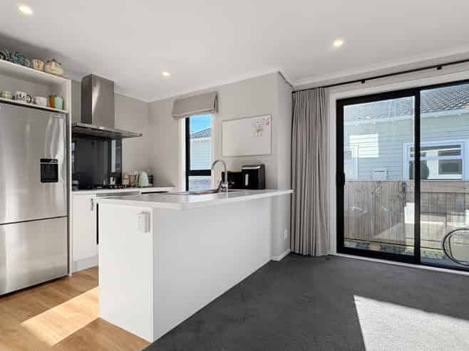 B/146 Cuba Street, Petone