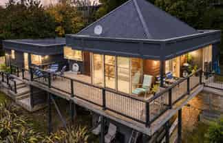 1640 Cust Road, Cust