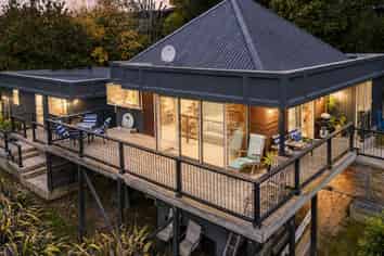 1640 Cust Road, Cust