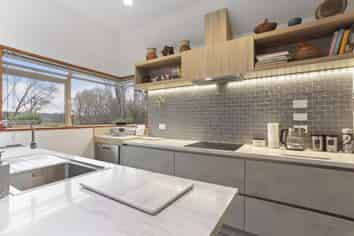 1640 Cust Road, Cust