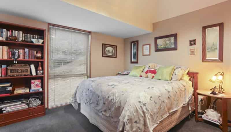 1640 Cust Road, Cust