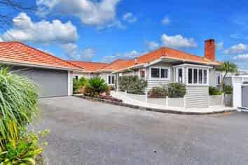 144 Paritai Drive, Orakei