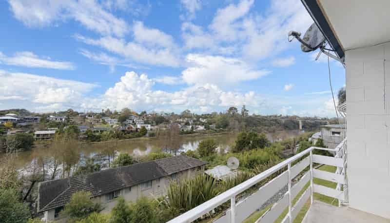 1/1196 Victoria Street, Whitiora