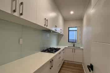 2 Crompton Place, Orewa