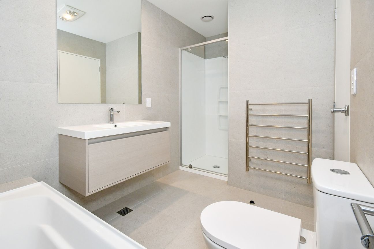 Townhouse Living in Popular Waiata Shores - Viac