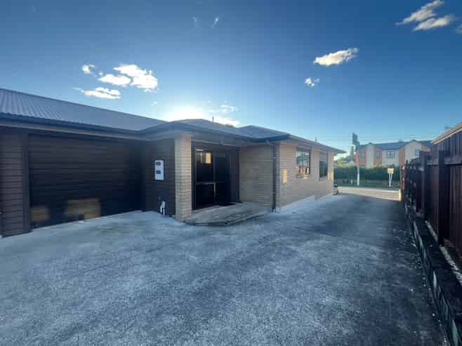 2/50 Lorne Street, Melville