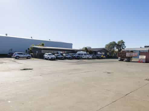 Large-scale industrial holding with income