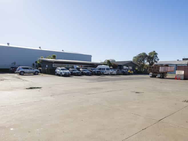 Large-scale industrial holding with income
