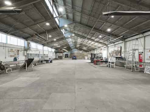 Large-scale industrial holding with income