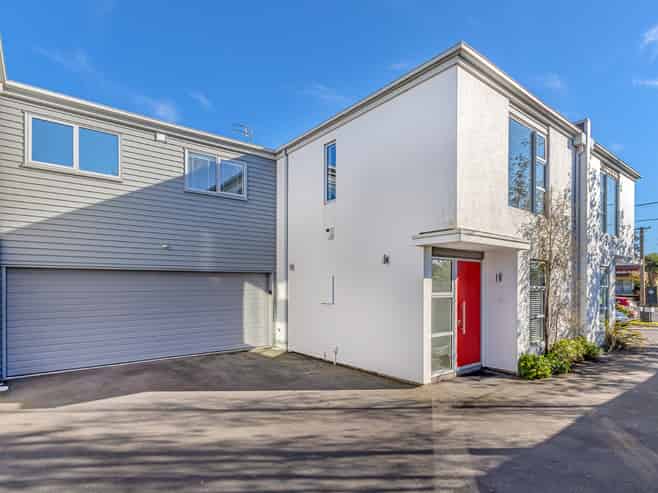 2/12 Heywood Terrace, Richmond