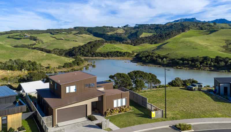 80 Omahina Street, Raglan