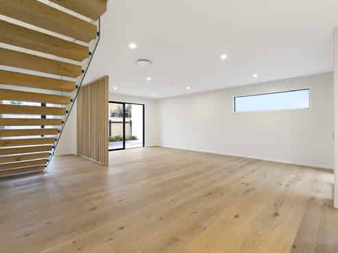 B/8 Maire Street, Woburn
