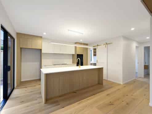 B/8 Maire Street, Woburn