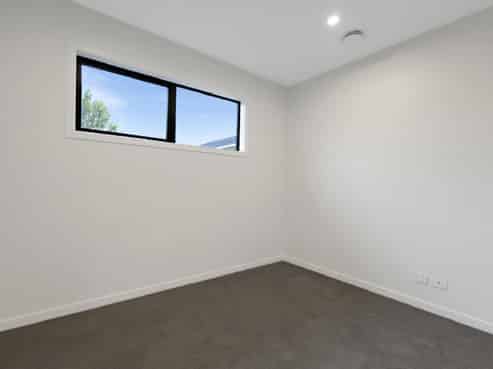 B/8 Maire Street, Woburn