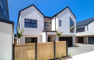 B/8 Maire Street, Woburn