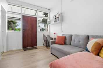 3/9 August Place, Greenlane