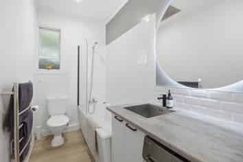 3/9 August Place, Greenlane