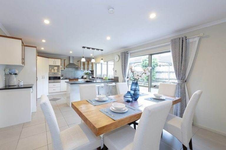 Convenient 5 Bedroom Family Home - Widok 5