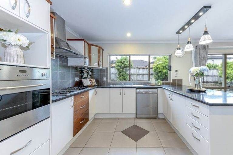 Convenient 5 Bedroom Family Home - Widok 6