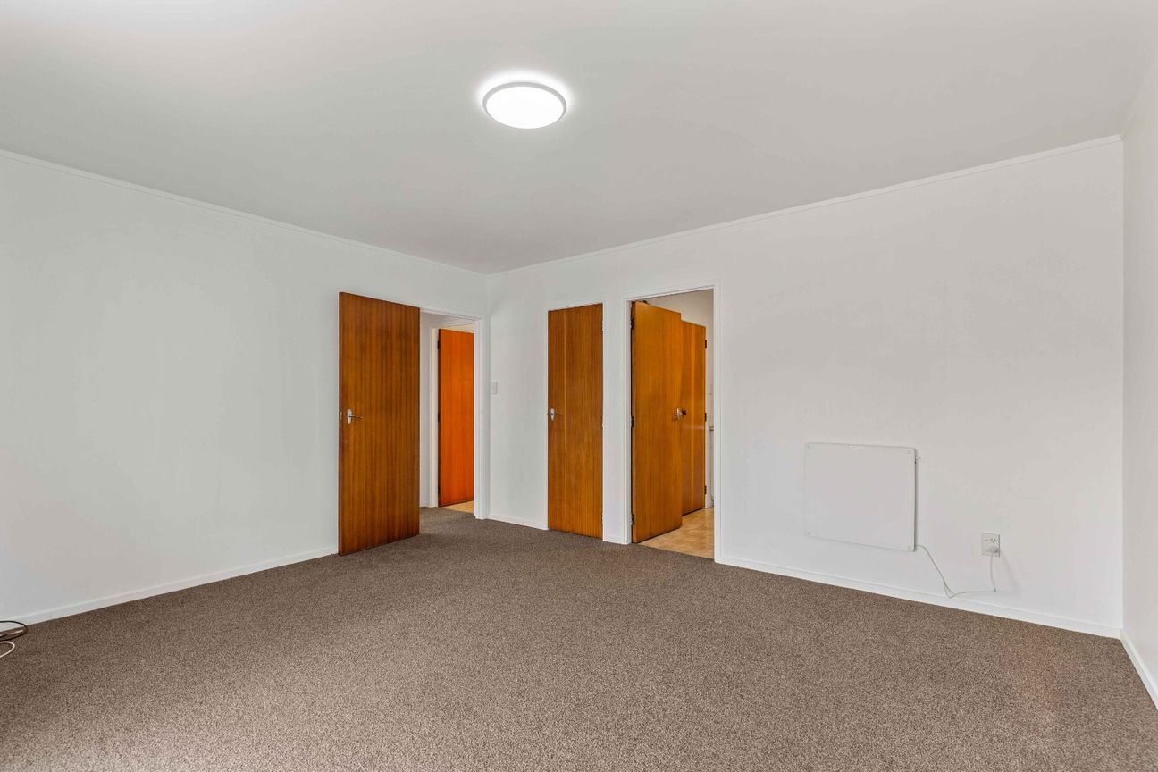 Private North-Facing Two-Bedroom Unit in a Prime Location - Widok 3