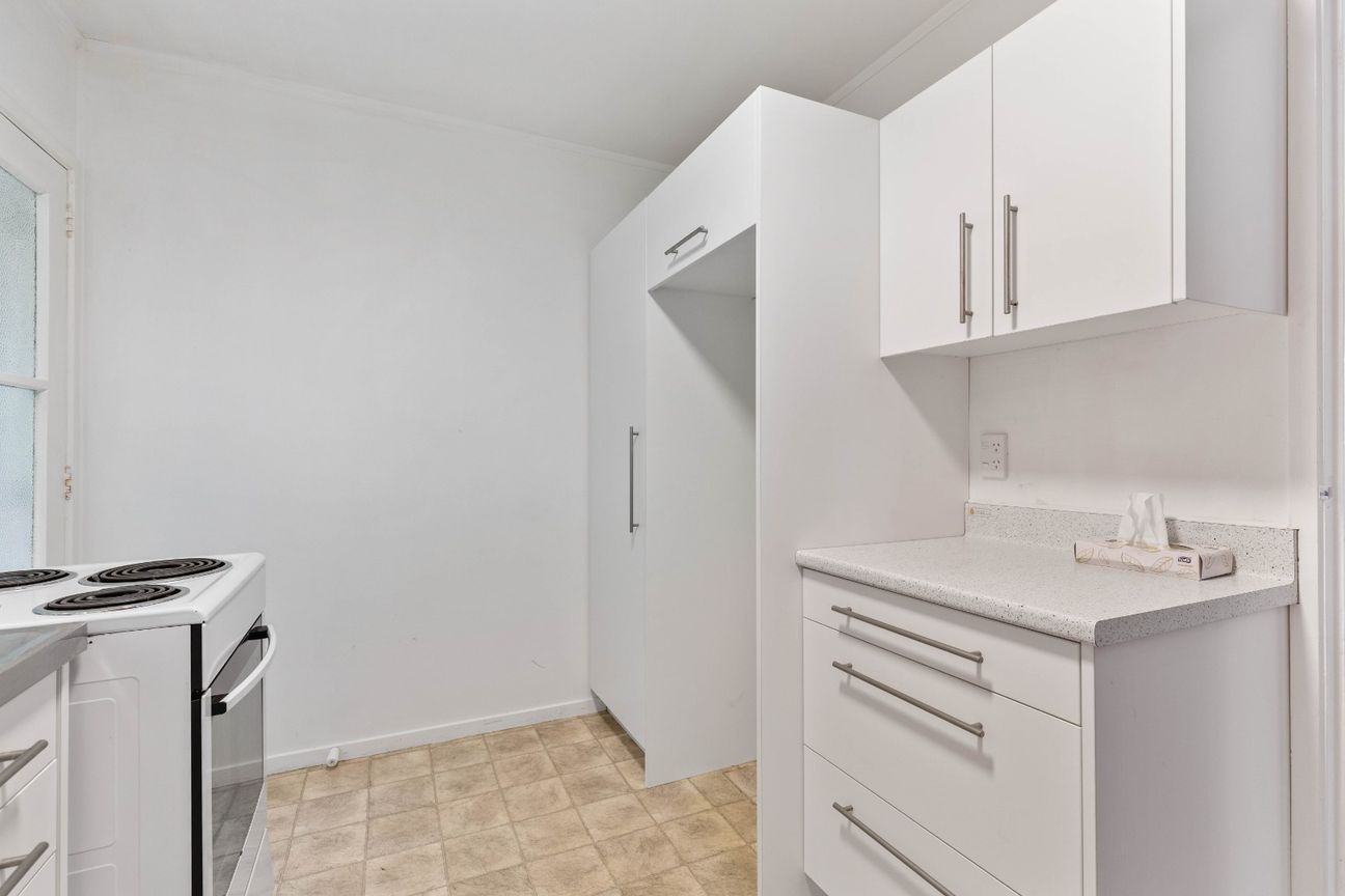 Private North-Facing Two-Bedroom Unit in a Prime Location - Widok 6