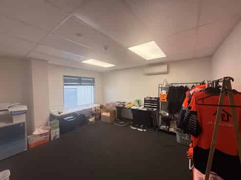 Functional Sydenham Warehouse & Office